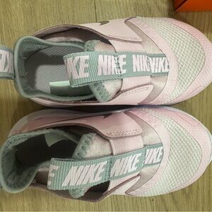 Nike Pink Sneakers for Everyday Comfort